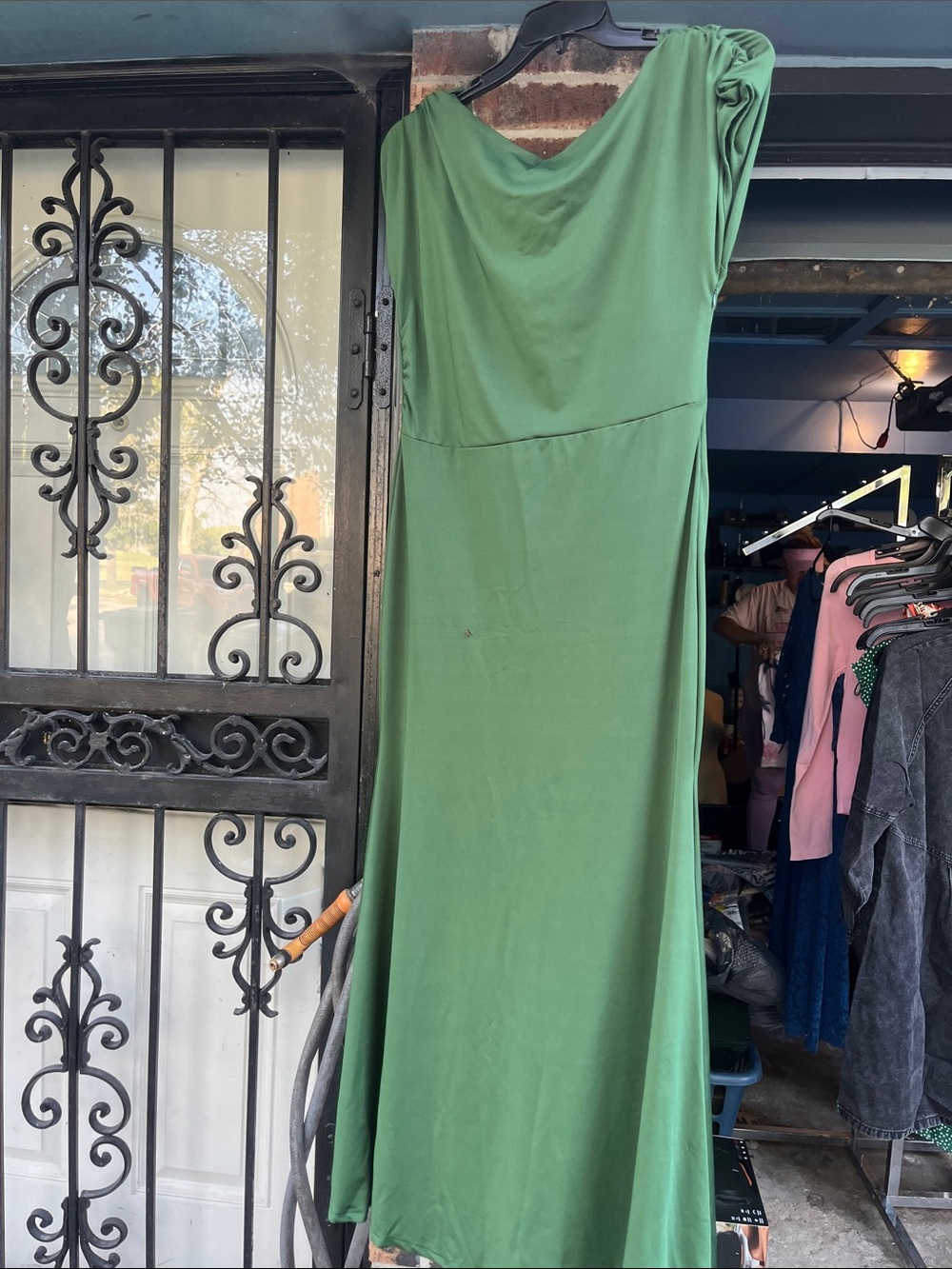 Elegant Green Women's Dress - Classic Silhouette